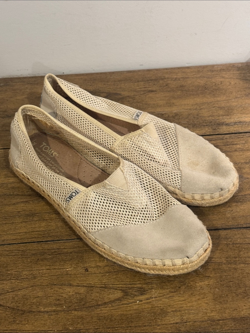 TOMS Beige Mesh & Suede Espadrille Slip-Ons size 7